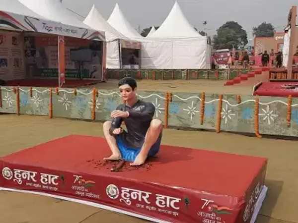 नई दिल्ली के जेएलएन स्टेडियम में कल से शुरू होगा हुनर हाट